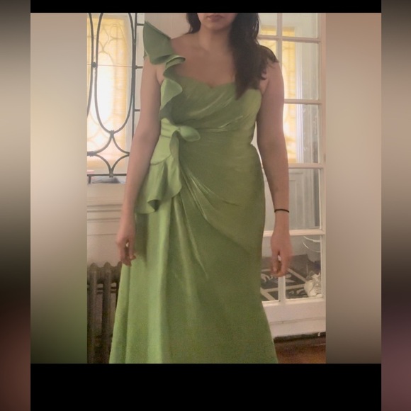 NWT Green Badgley Mischka Botanical Formal One Shoulder Ruffle Gown NEW - Picture 6 of 14